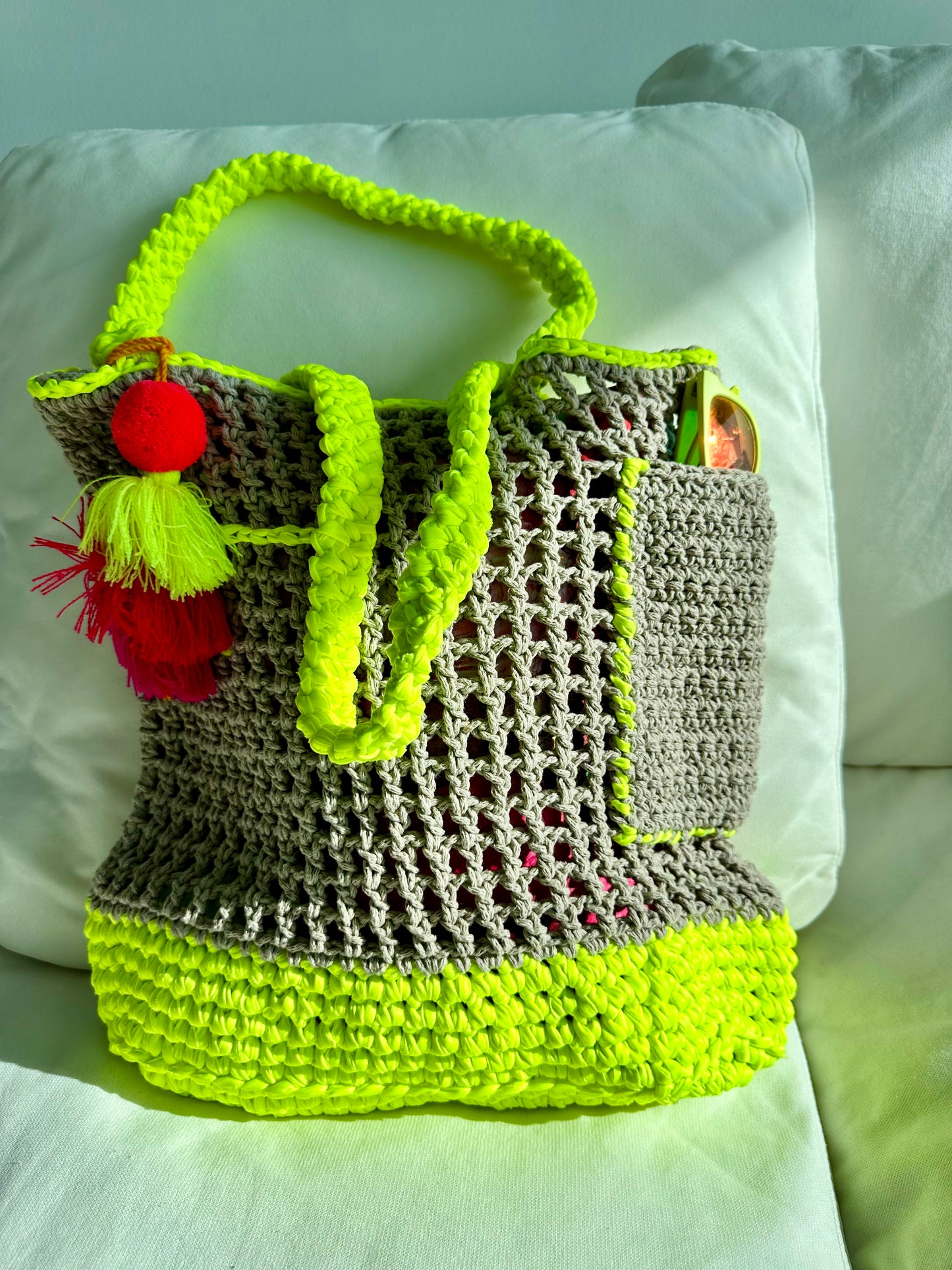 
                  
                    Gabi maxi shopper crochet tan and neon yellow
                  
                